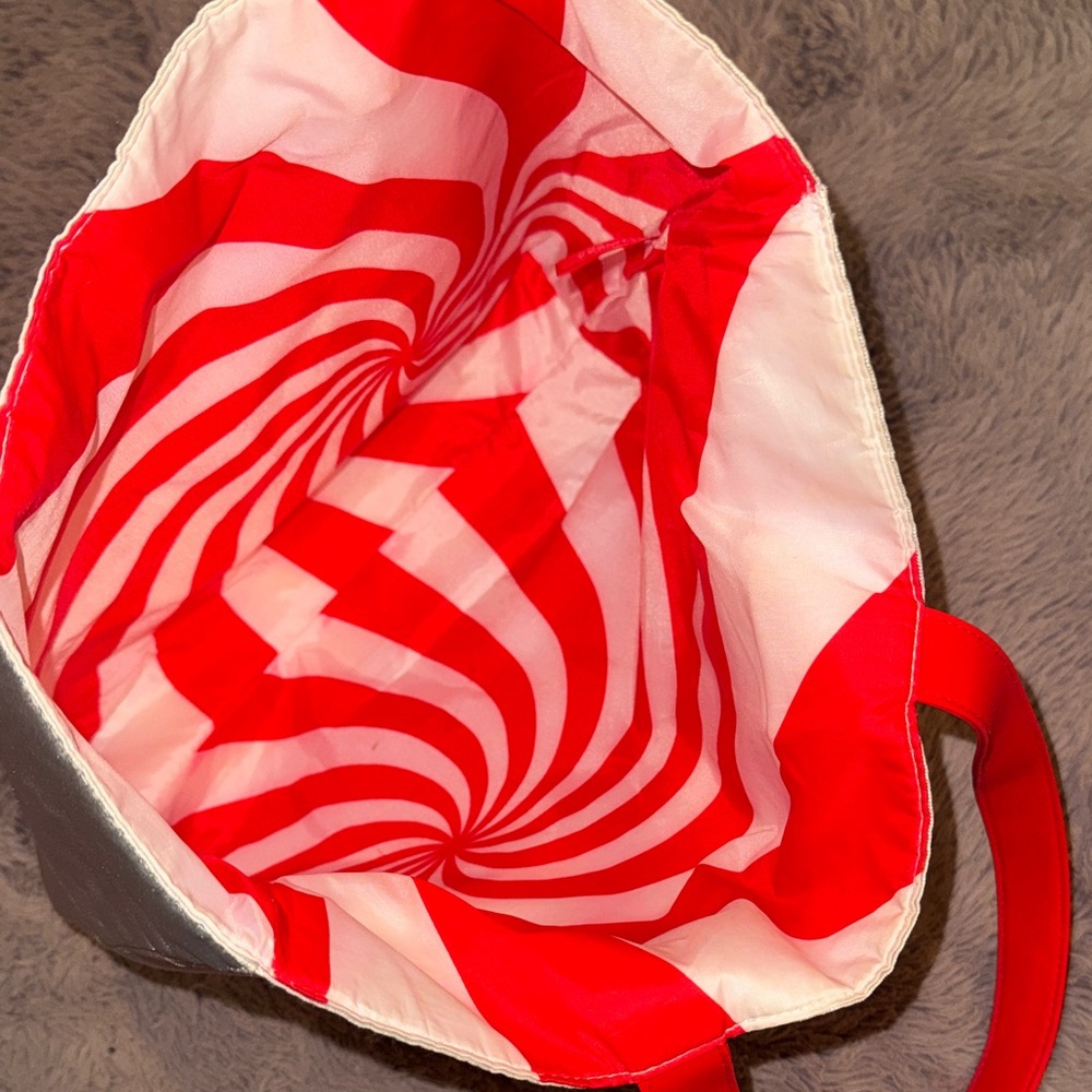 Clinique Metallic Silver Tote with Red Handles Candy Cane Interior Shoulder Bag - Picture 4 of 9